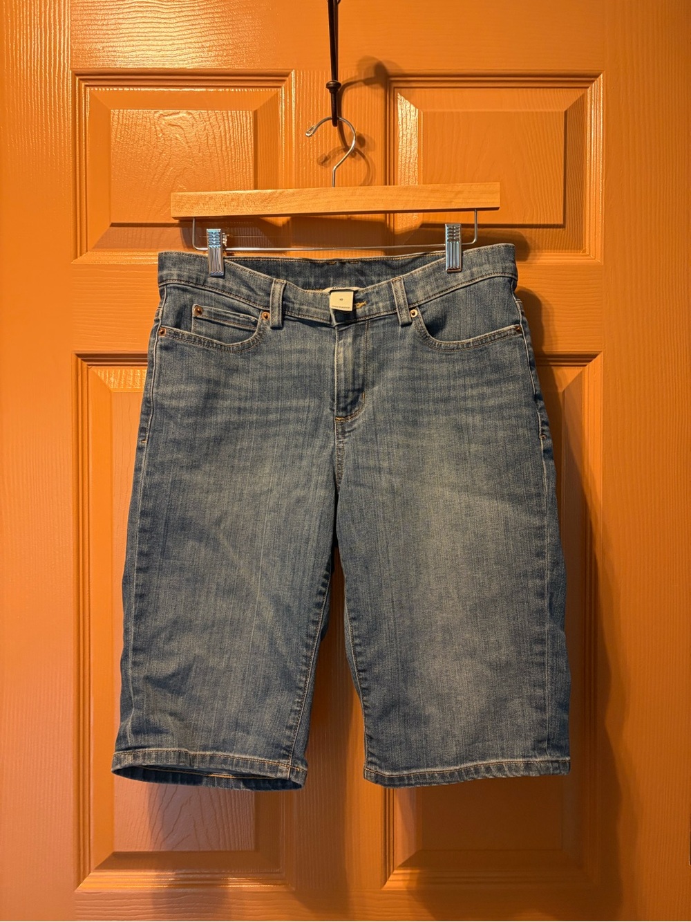 Duluth Trading Co Blue Denim Women’s Bermuda Shorts